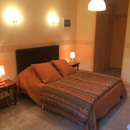 D'hotes « Les Sorbiers » לינה וארוחת בוקר 3*